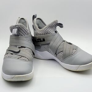 Men's Nike LeBron Soldier 12 Wolf Grey Athletic Shoes‎ Size 7.5 #1607